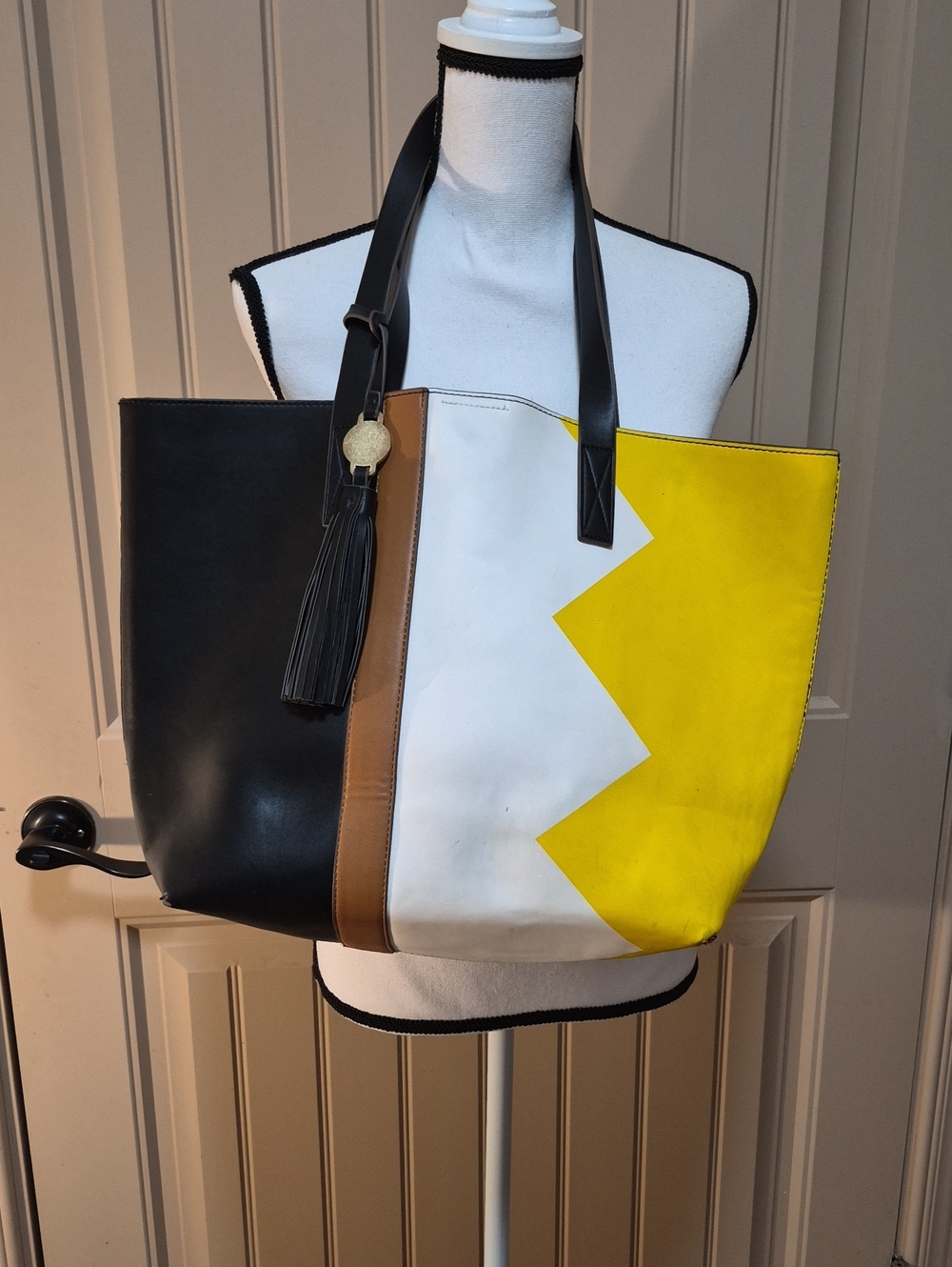 Large Thick Tote Bag Purse  w/Tassel Kate Landry